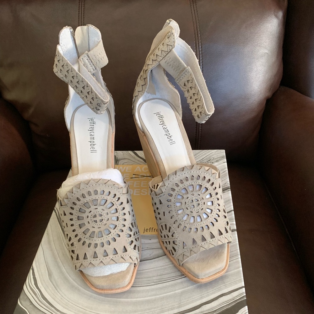 Jeffrey Campbell Del-Sol in Lt Grey Suede Sz 9